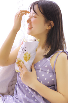景甜张继科车内拥吻